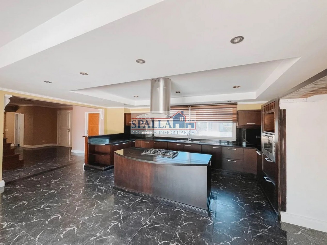 CHALET DE CATEGORIA EN VENTA EN LA MEJOR ZONA DE ESCOBAR - 7 AMBIENTES - 5 DORMITORIOS