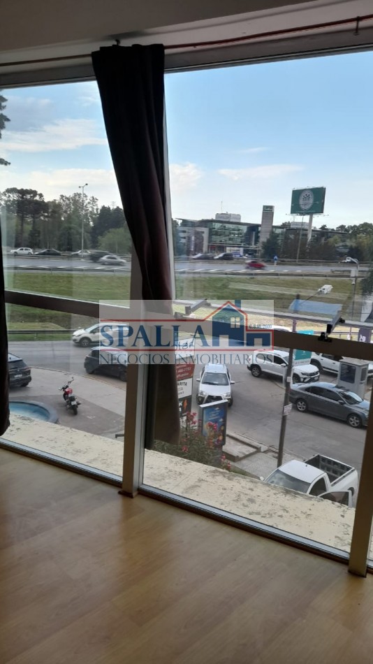 ALQUILER MONOAMBIENTE  USO PROFESIONAL EDIFICIO CONCORD, PILAR. EXCELENTE OPORTUNIDAD