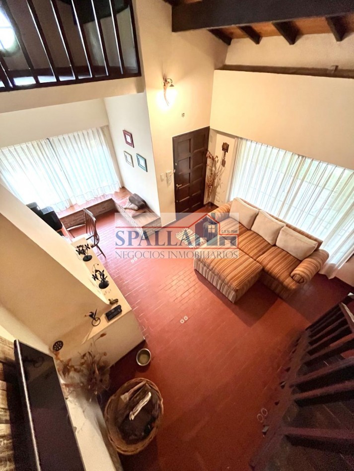 VENTA CASA 4 AMBIENTES CON QUINCHO Y PILETA EN MUÑIZ - APTO CREDITO