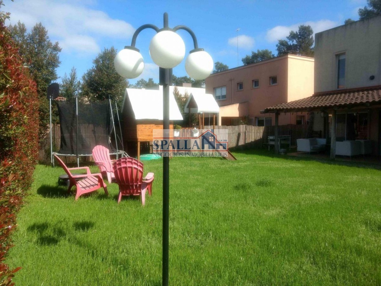 VENTA CASA 4 AMBIENTES EN BARRIO LAS ORQUIDEAS PILAR - APTO CREDITO