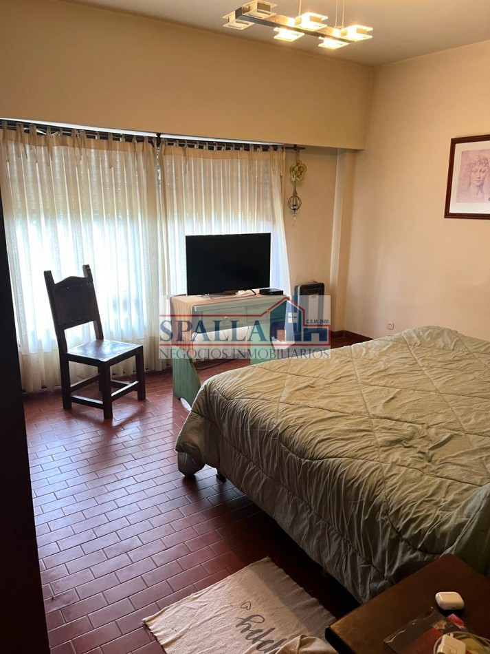 VENTA CASA 4 AMBIENTES CON QUINCHO Y PILETA EN MUÑIZ - APTO CREDITO