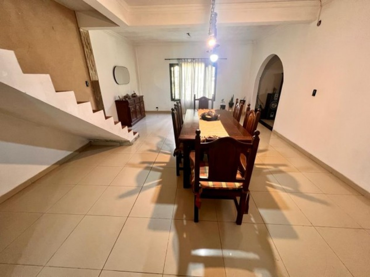 CASA QUINTA EN VENTA EN LOTE DE 3000 M2 - 6 AMBIENTES - ESCUCHA OFERTAS - PILAR A REFACCIONAR