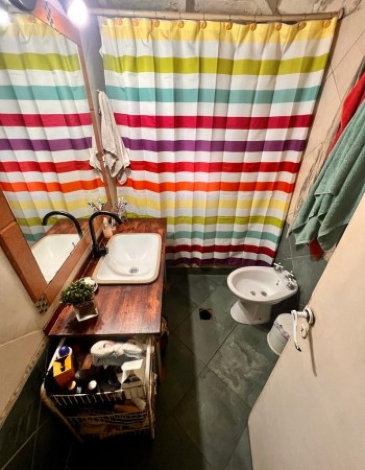 CASA QUINTA EN VENTA EN LOTE DE 3000 M2 - 6 AMBIENTES - ESCUCHA OFERTAS - PILAR A REFACCIONAR