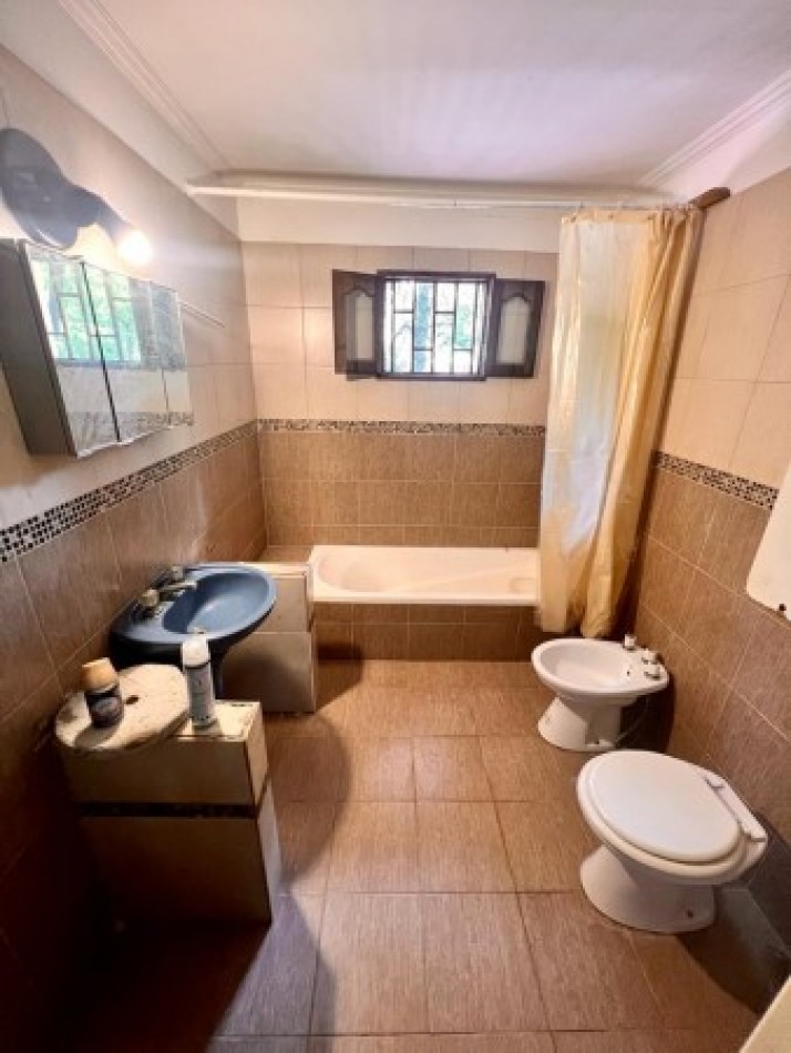 CASA QUINTA EN VENTA EN LOTE DE 3000 M2 - 6 AMBIENTES - ESCUCHA OFERTAS - PILAR A REFACCIONAR