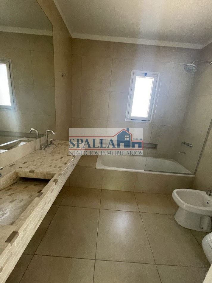 VENTA CASA 4 AMBIENTES BARRIO LAS ORQUIDEAS PILAR