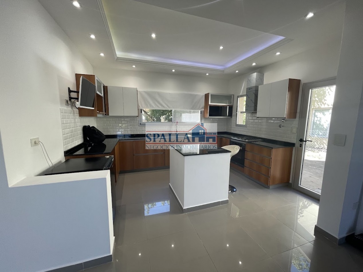 VENTA CASA 4 AMBIENTES BARRIO LAS ORQUIDEAS PILAR