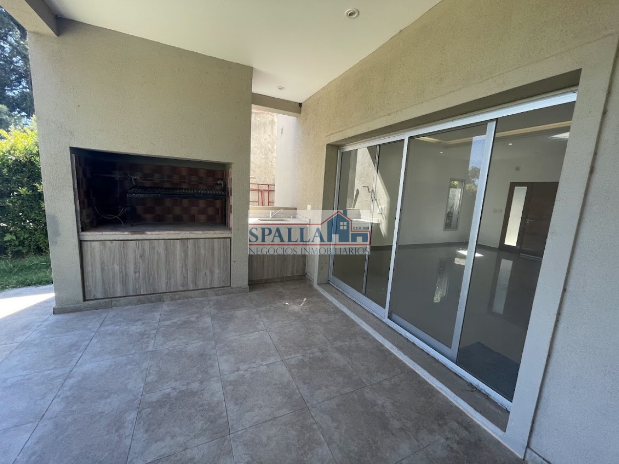 VENTA CASA 4 AMBIENTES BARRIO LAS ORQUIDEAS PILAR