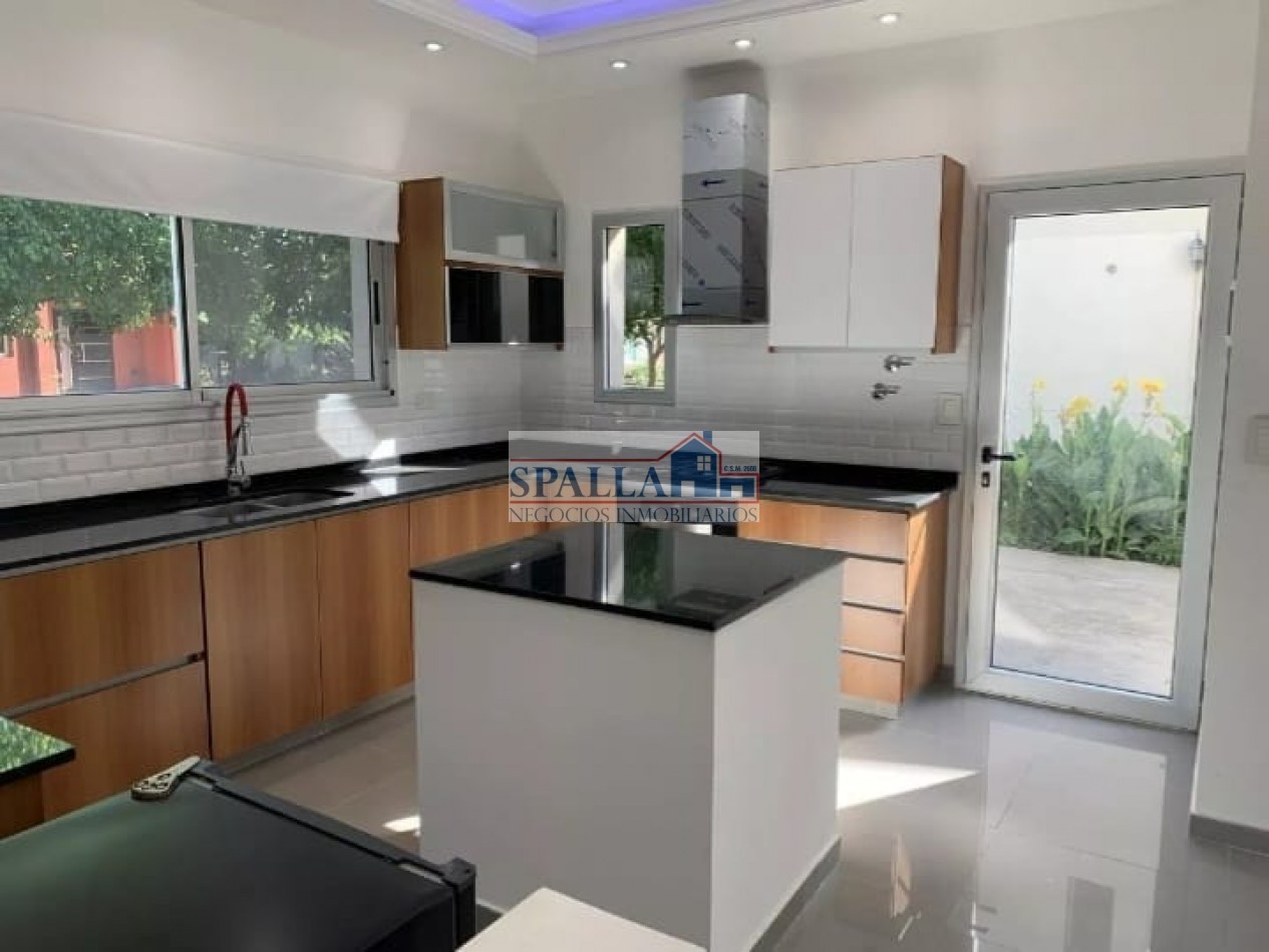 VENTA CASA 4 AMBIENTES BARRIO LAS ORQUIDEAS PILAR