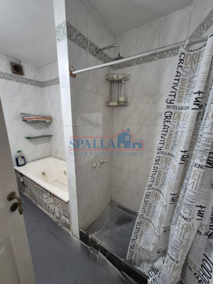 VENTA LOCAL COMERCIAL CON ESTACIONAMIENTO PROPIO PILAR CENTRO