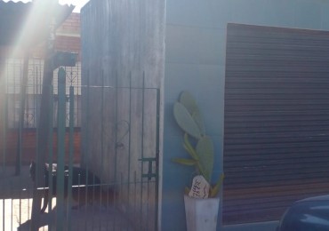 CASA EN VENTA CON LOCAL Y FONDO LIBRE CON DEPOSITO, TORTUGUITAS.