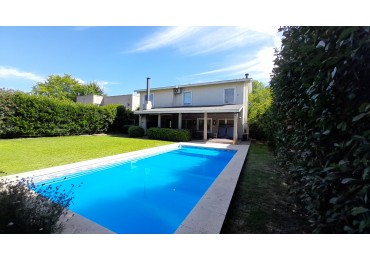 CASA VENTA, SAUSALITO PILAR, 4 DORMITORIOS LOTE CENTRAL - APTO CREDITO