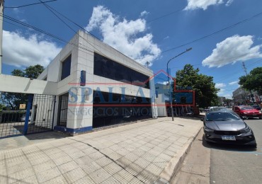 ALQUILER LOCAL COMERCIAL CON ESTACIONAMIENTO PROPIO PILAR CENTRO