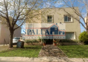 VENTA CASA 4 AMBIENTES EN BARRIO LAS ORQUIDEAS EN PILAR