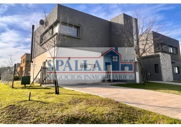 VENTA CASA 5 AMBIENTES, CON RENTA EN BARRIO EL ALJIBE - OPORTUNIDAD INVERSION